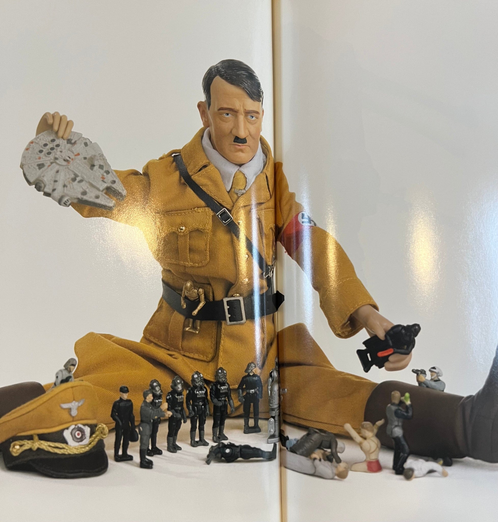 Daniel & Geo Fuchs - Toy Giants, 2007